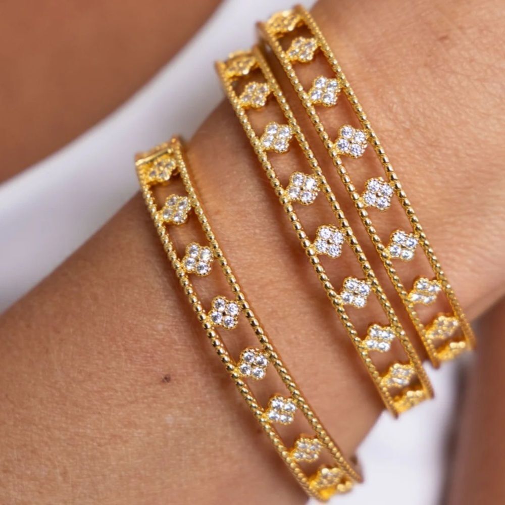 Flower bracelet N379